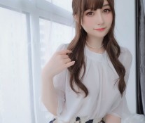 网络红人白银81丝袜美腿碎长裙粉色内衣私房系列性感写真