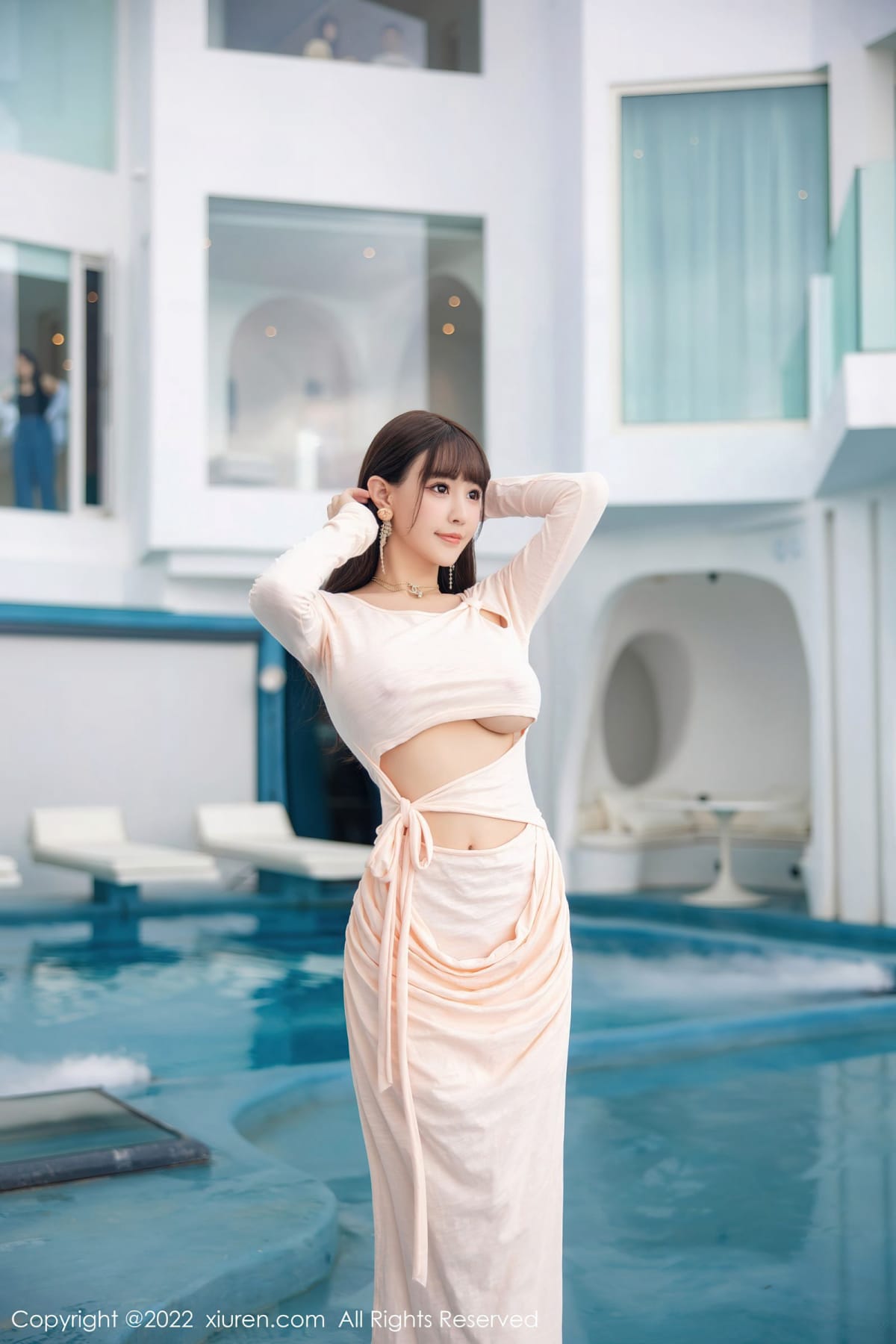 秀人网性感女神Flower朱可儿镂空连衣长裙原色丝袜大理旅拍