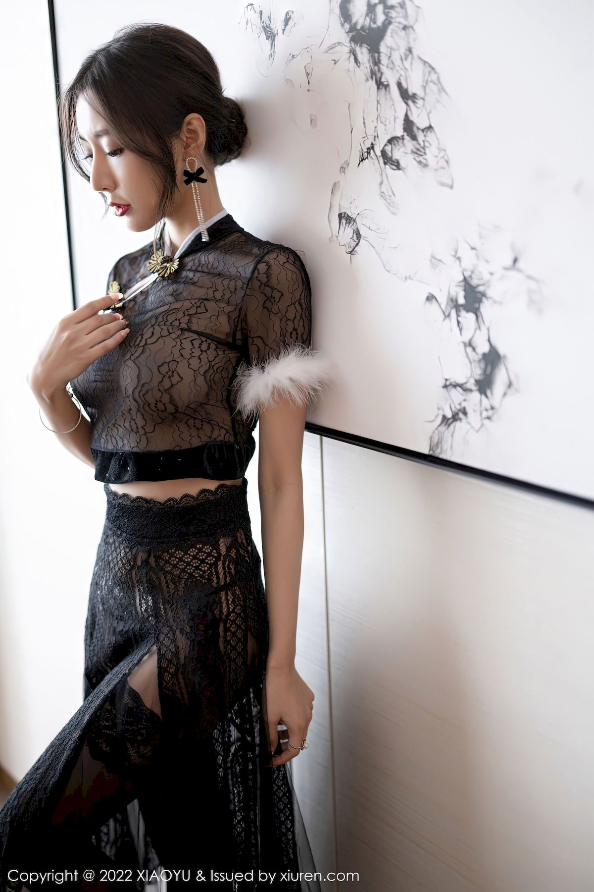 语画界性感女神王馨瑶yanni薄纱旗袍镂空黑丝服饰写真