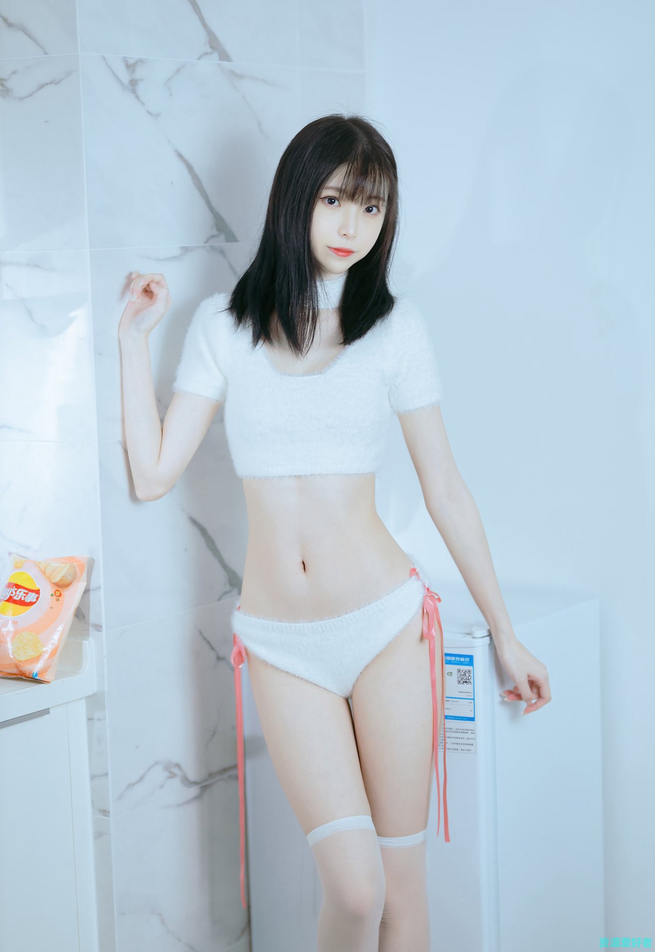 清纯白色丝袜动漫美女许岚露内内图大尺度超污_爱美女