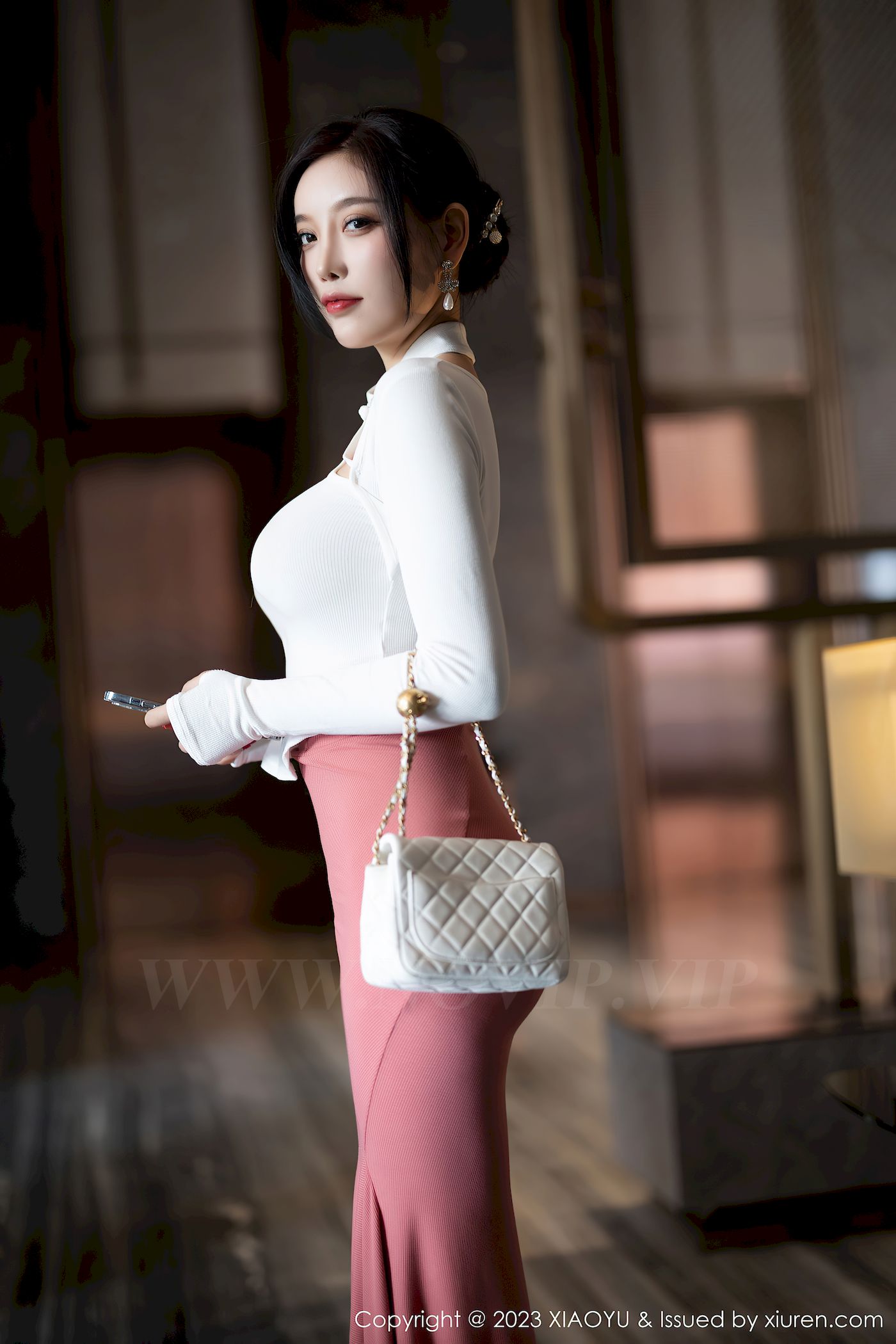 语画界性感女神杨晨晨Yome白色上衣淡红色长裙私房写真