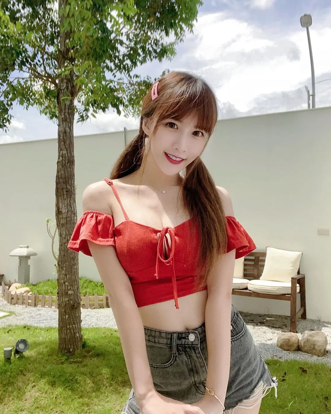 台中太阳啦啦队队长牛奶照片,人如其名真白!