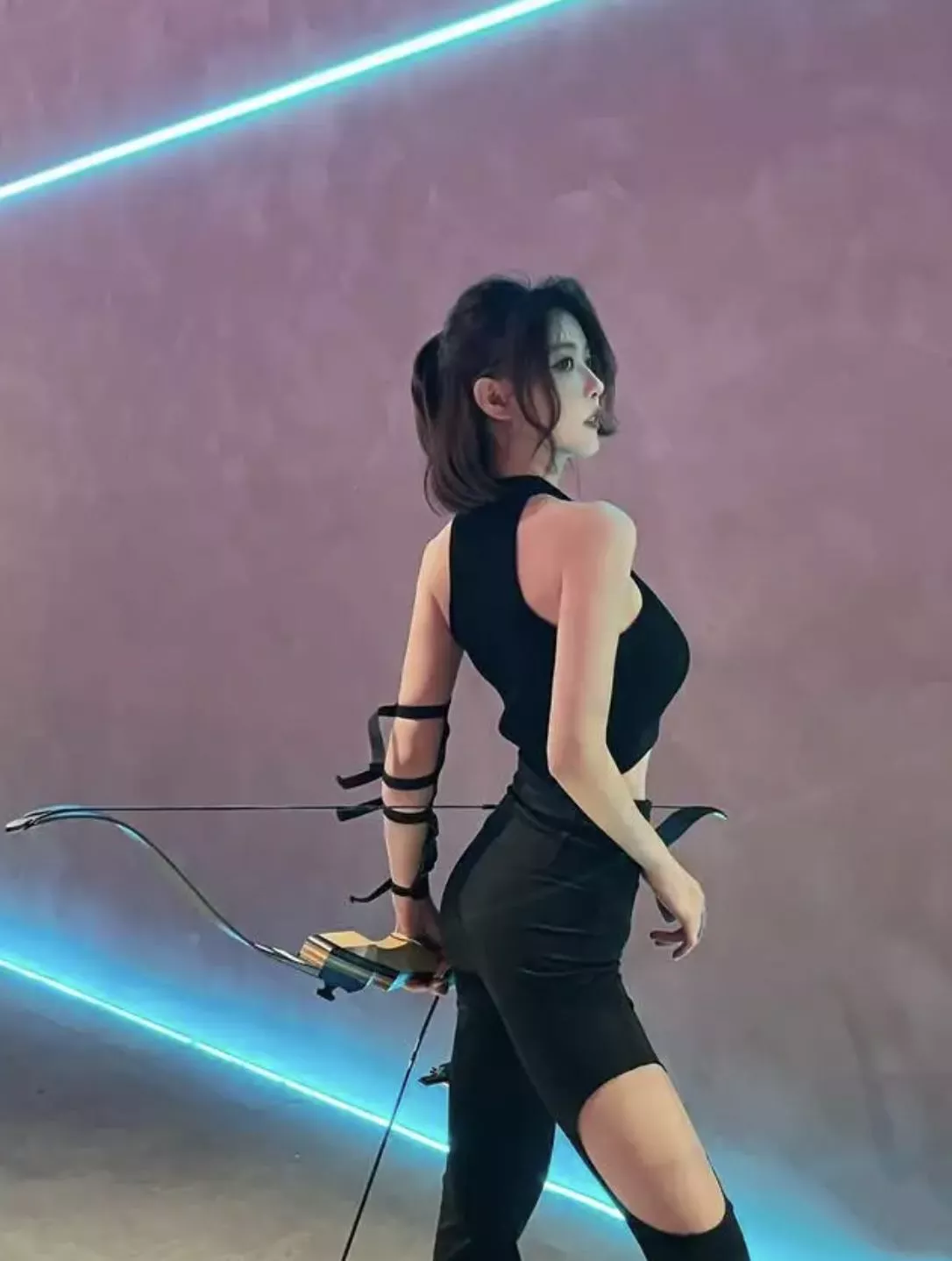 聂小雨继黑色皮衣后又出直播事故瓜