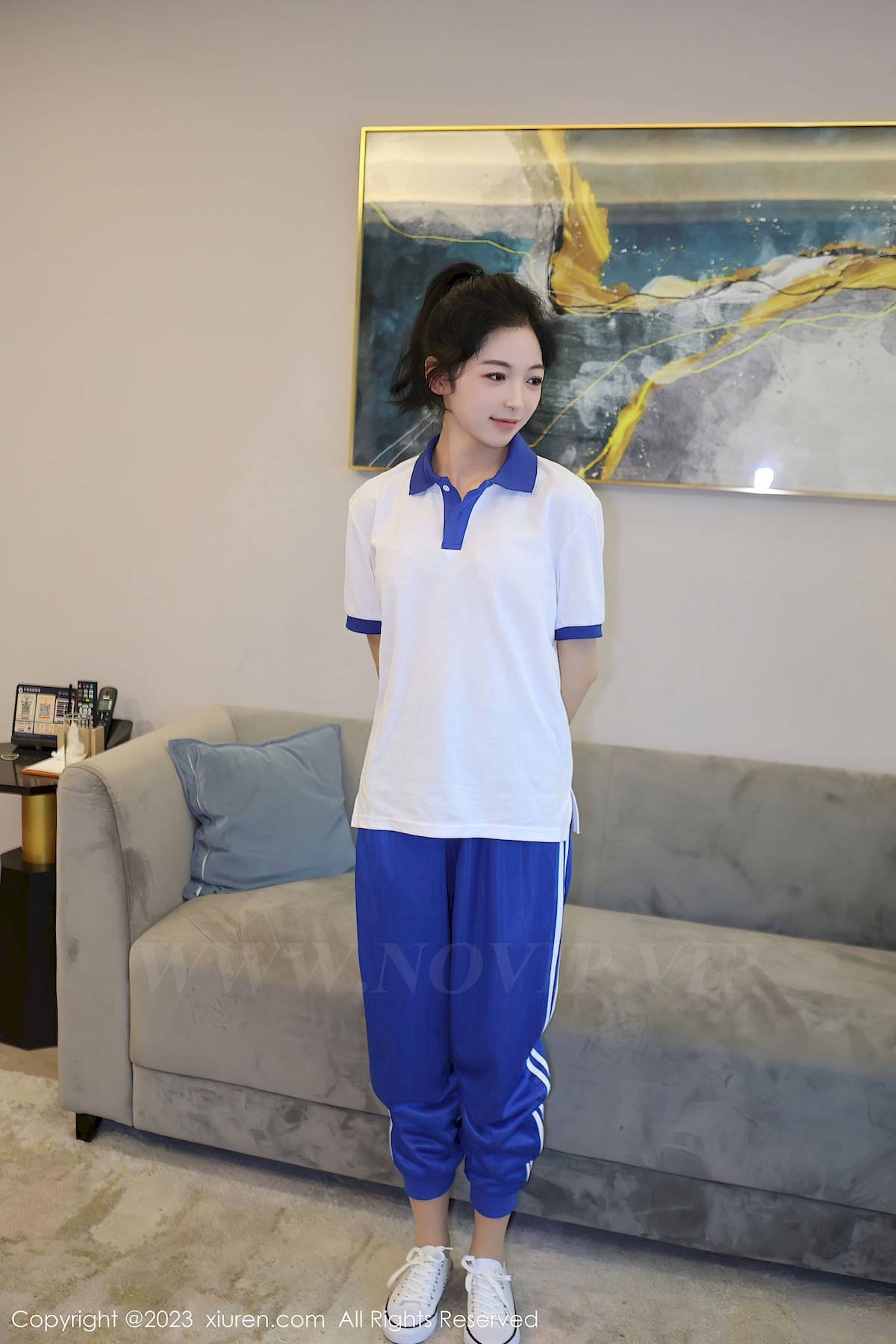 秀人网新人模特茜茜Kimi清纯学妹装扮苗条动人性感写真