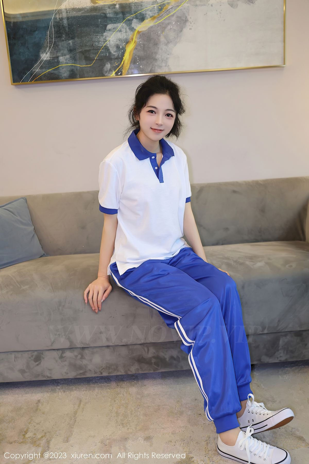 秀人网新人模特茜茜Kimi清纯学妹装扮苗条动人性感写真