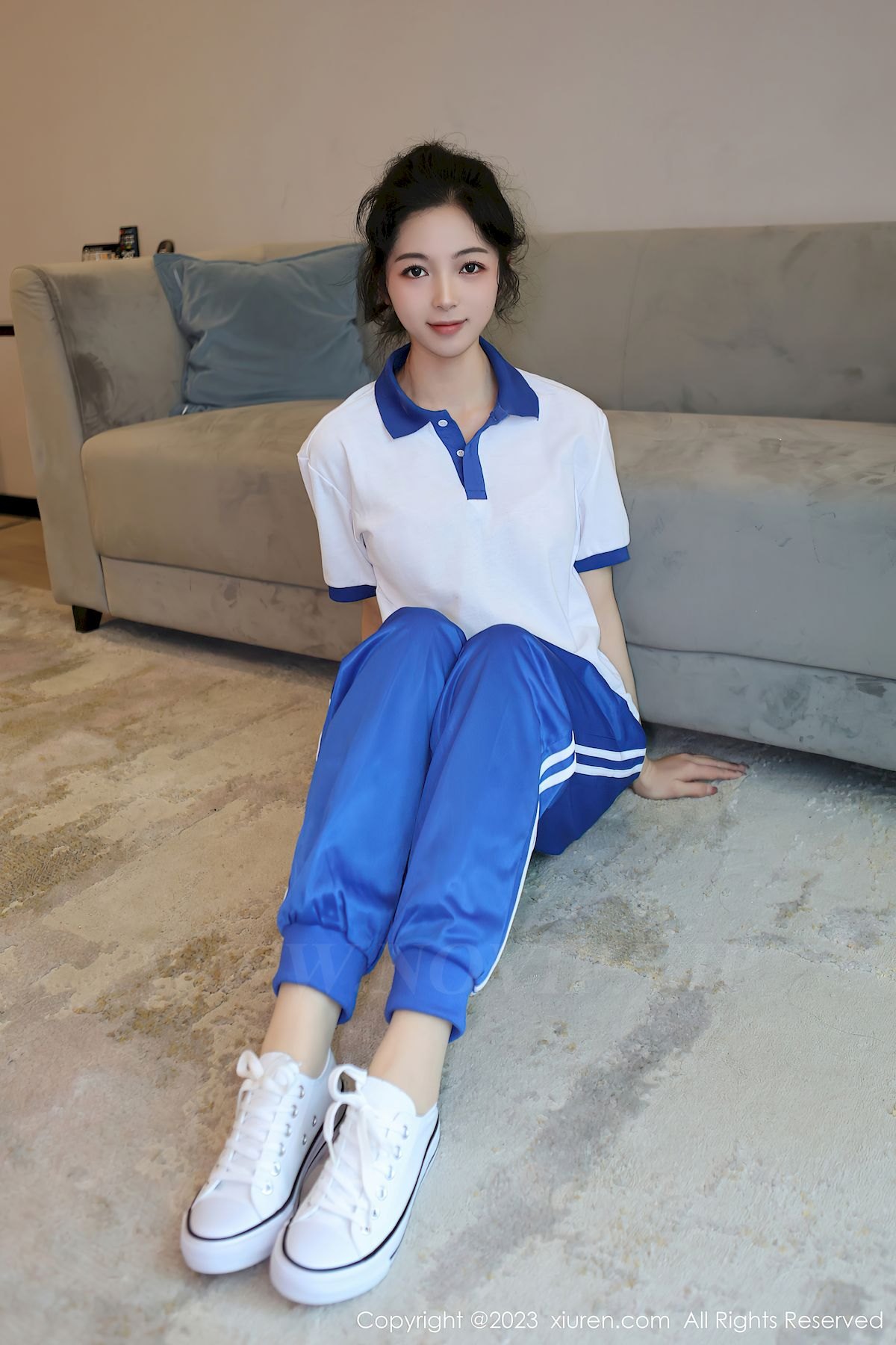 秀人网新人模特茜茜Kimi清纯学妹装扮苗条动人性感写真