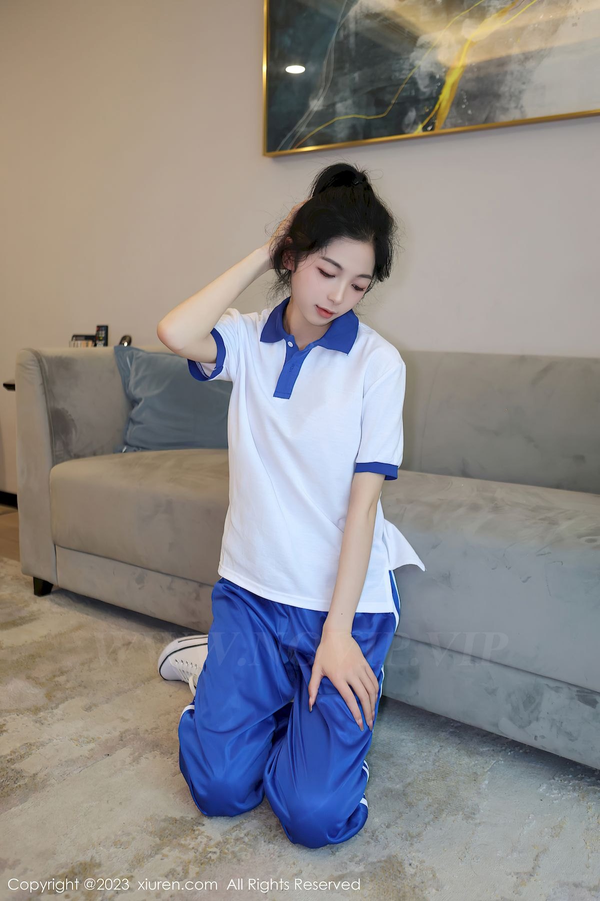 秀人网新人模特茜茜Kimi清纯学妹装扮苗条动人性感写真