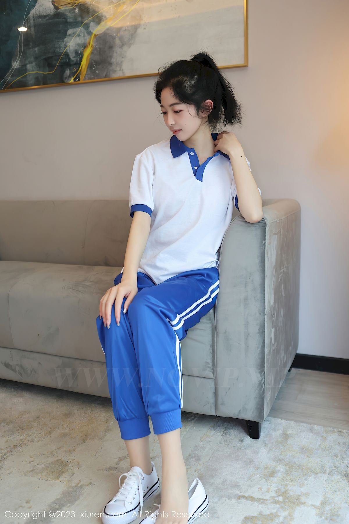 秀人网新人模特茜茜Kimi清纯学妹装扮苗条动人性感写真