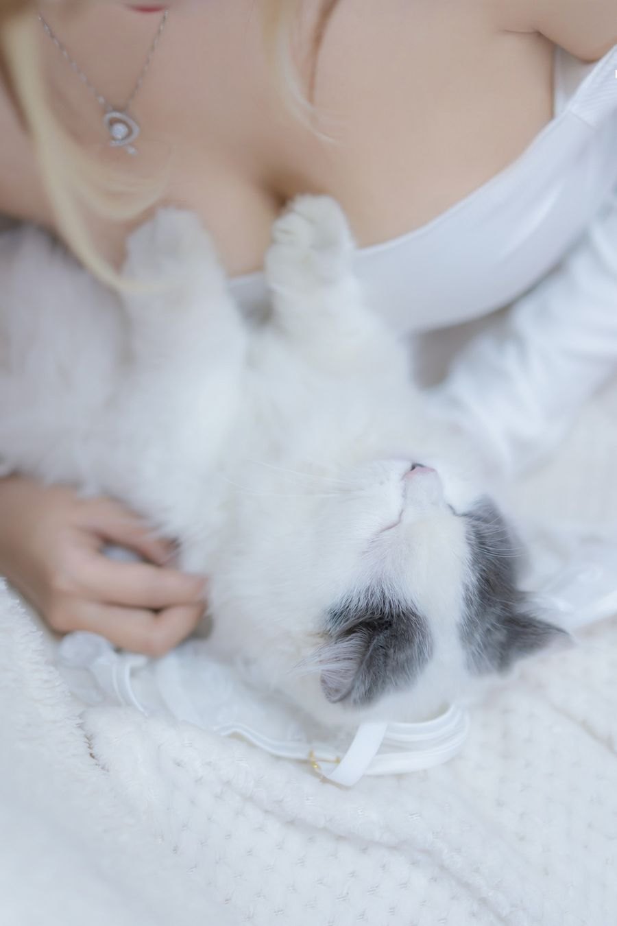 斗鱼美女主播过期米线线喵性感小蛮腰蕾丝内衣系列套图