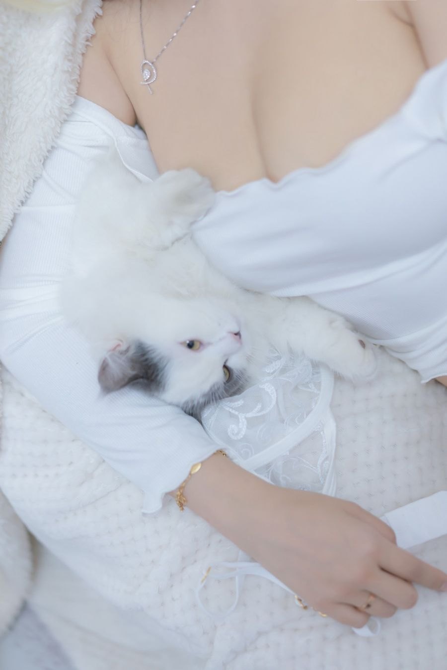 斗鱼美女主播过期米线线喵性感小蛮腰蕾丝内衣系列套图