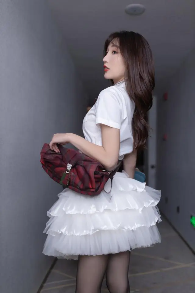 陆萱萱——JK少女「摄影评测与赏析」