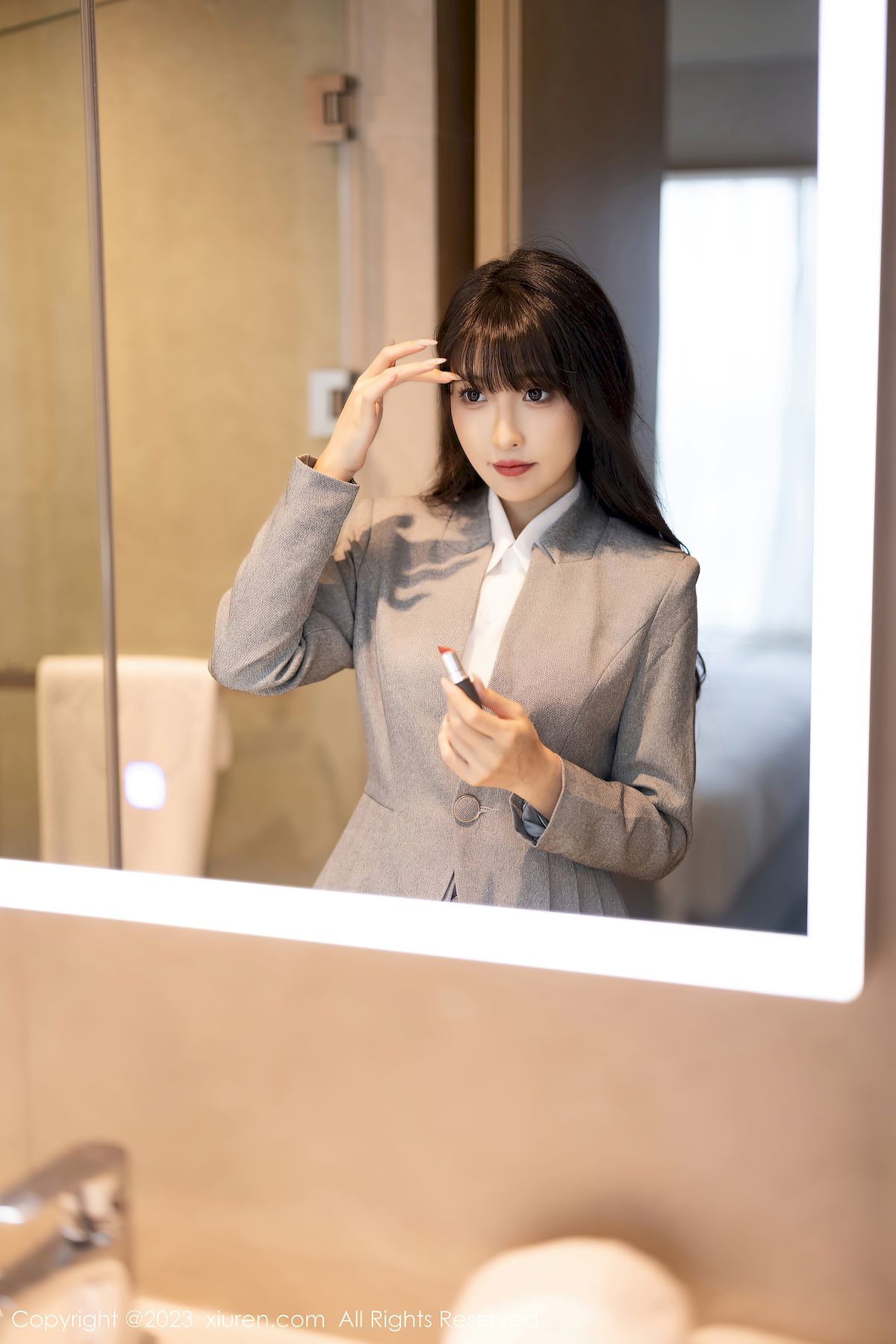 秀人网美女模特林星阑职场OL服饰淡蓝连衣短裙安吉旅拍