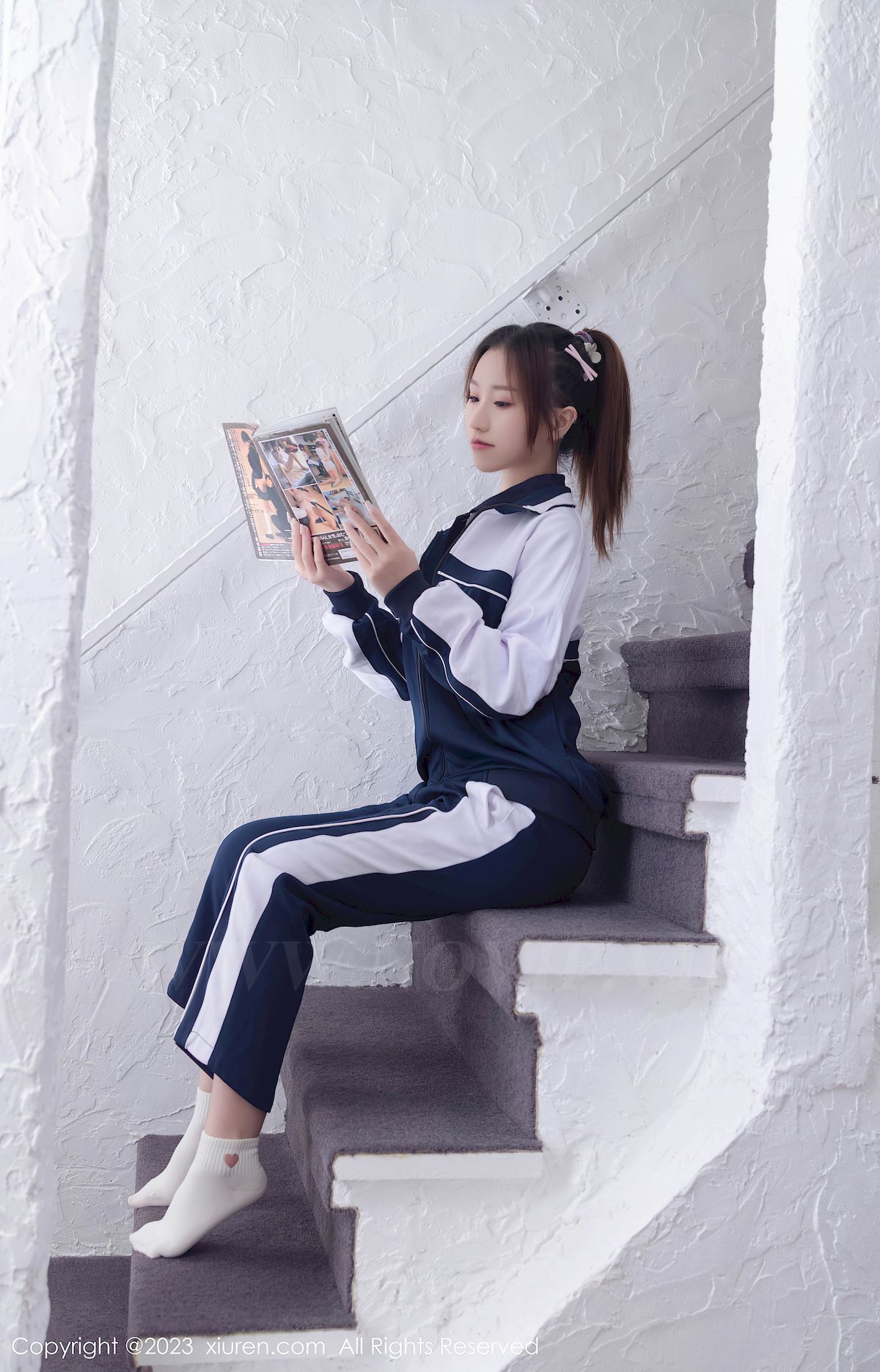 秀人网模特杏子Yada普蓝色学妹制服曼妙身姿日本旅拍