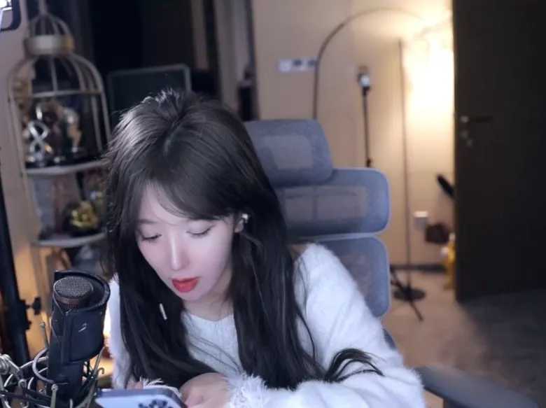 直播8年买套房不过分,呆妹儿全款拿下4层别墅,总价没超过千万 | 黑料正能量