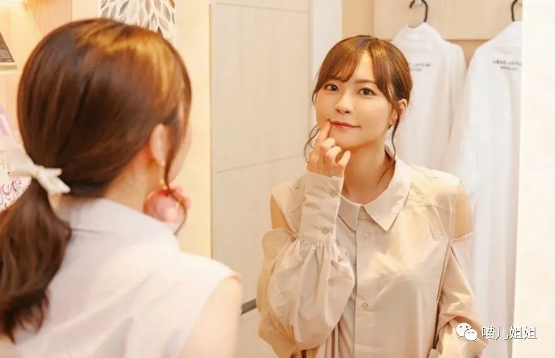 暗黑界古典风韵的人气偶像——东条夏 | 黑料正能量