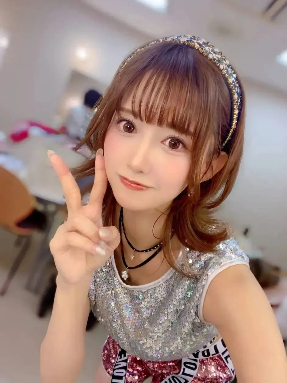 希岛爱理:双马尾老师!这样的秘书你喜欢吗? | 黑料正能量