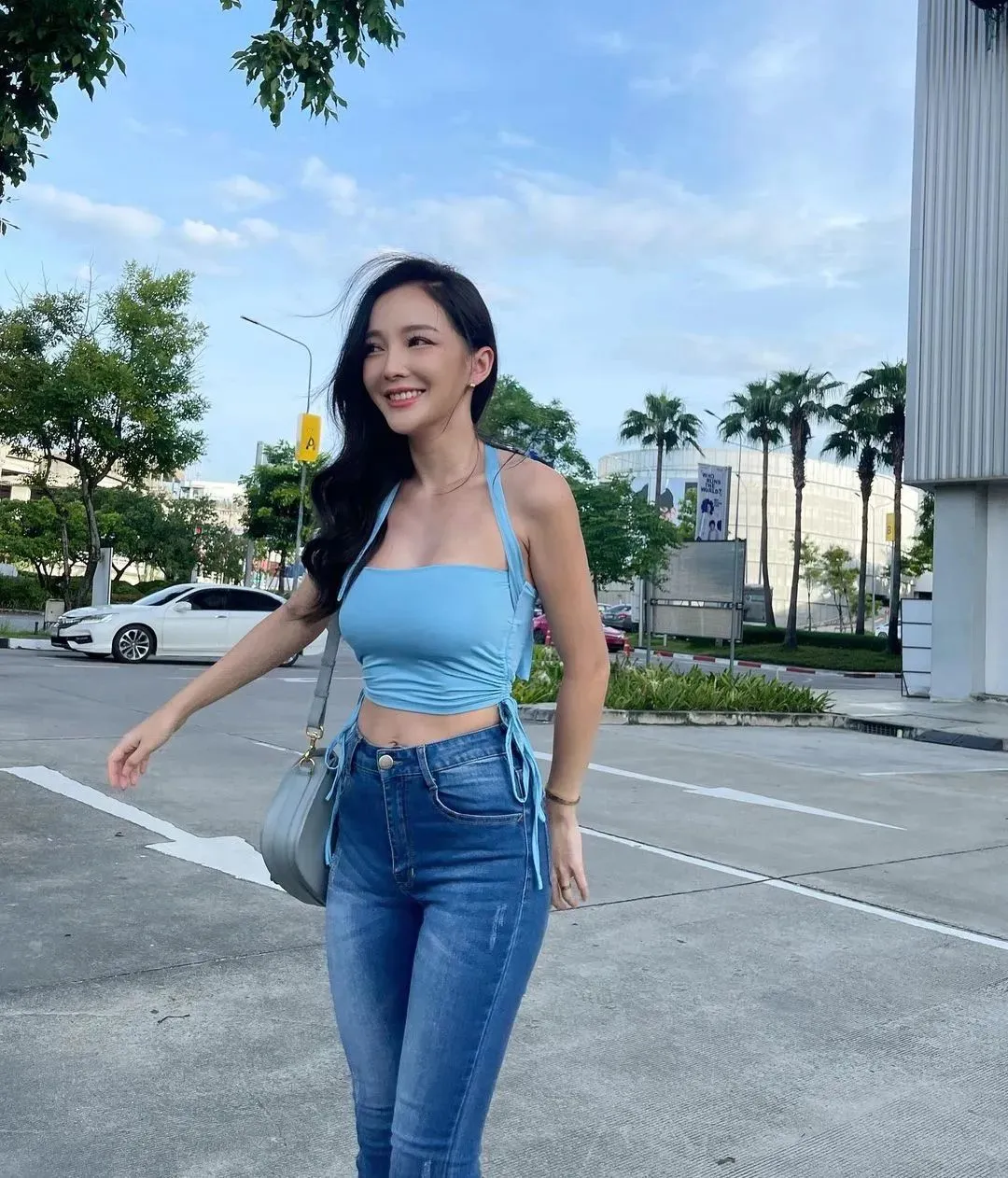 泰国网红rossarineye,风格大胆,大秀身材,完美曲线,惹人喜爱 | 黑料正能量