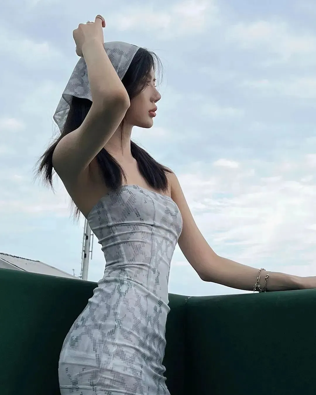 ins网红周周晚安:身材高挑,可纯可欲(附生活照写真图片) | 黑料正能量