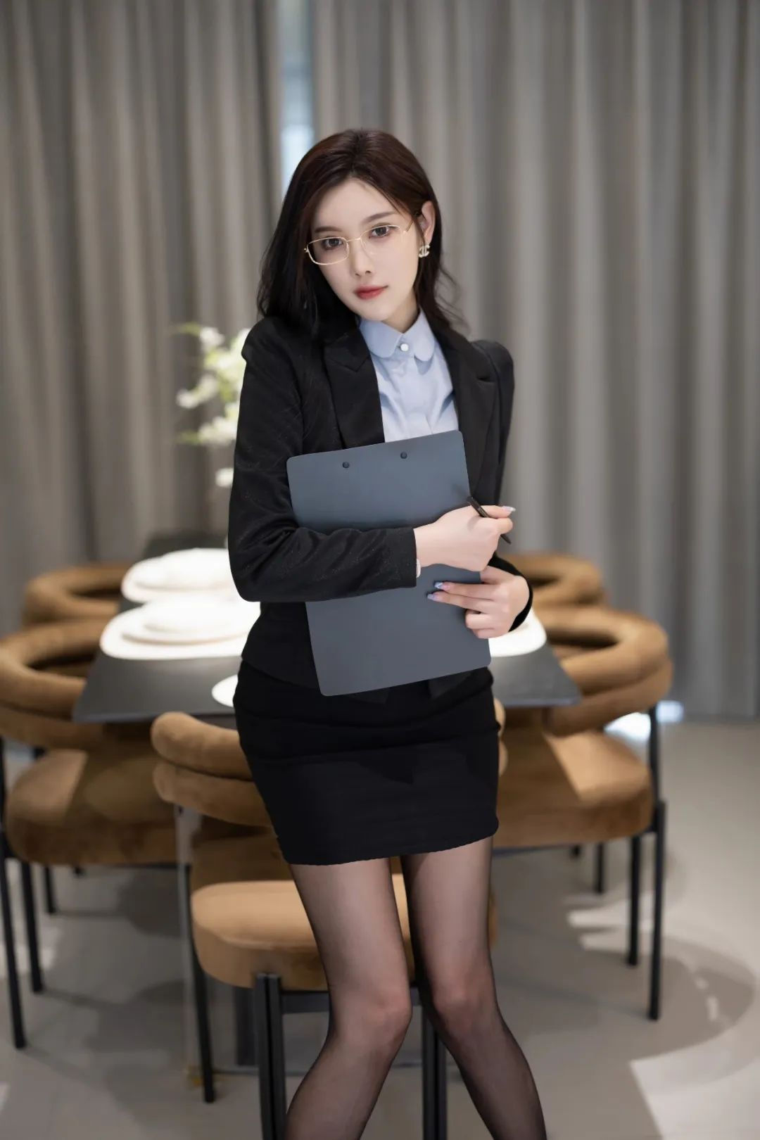 杨晨晨写真作品——专业女秘书 摄影评测赏析 | 黑料正能量