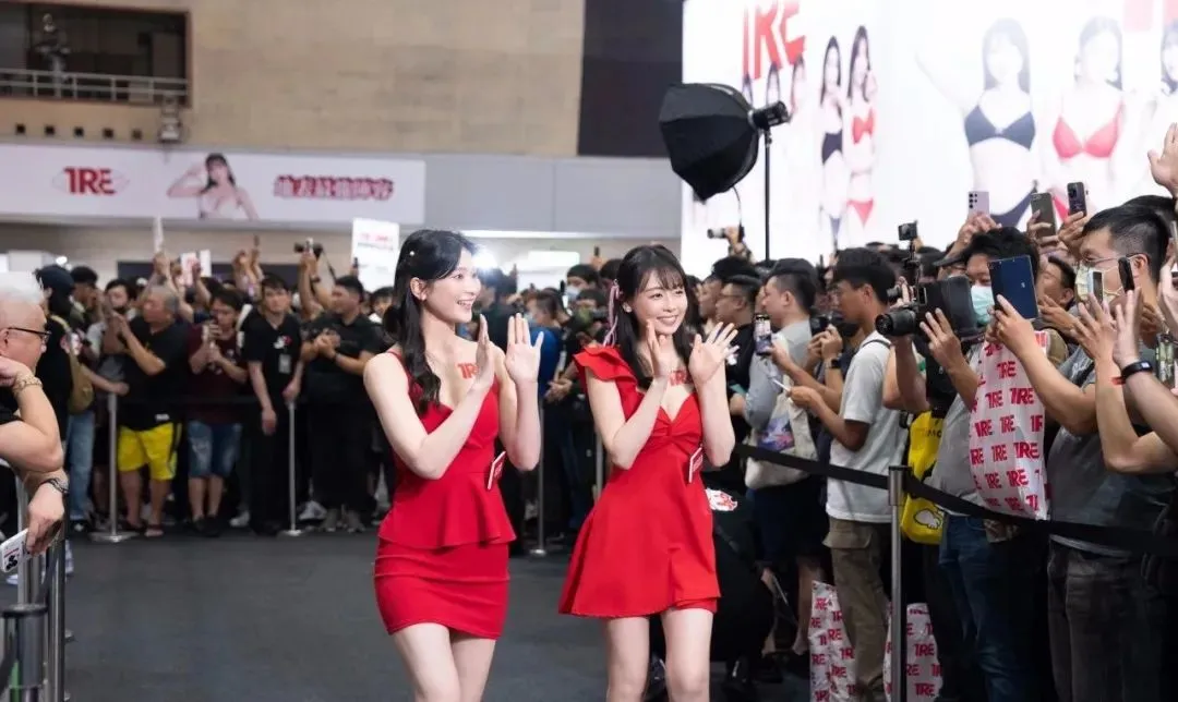 三上悠亚台北成人展晒照,现场多图流出! | 黑料正能量