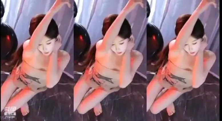 性感女主播奶言艾天降神豪,连跳10+曲舞蹈疯狂回馈! | 黑料正能量