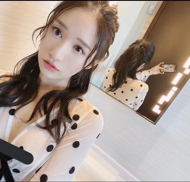 星奈爱—业界劳模,出道两年作品超过300部! | 黑料正能量