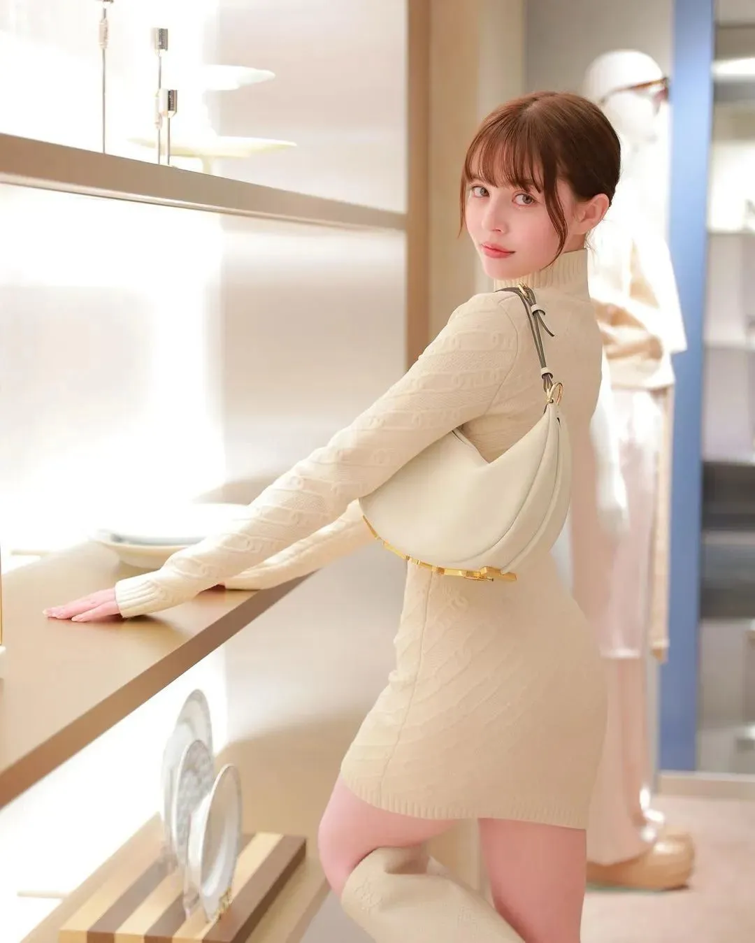 日本混血模特加藤娜娜,白皙皮肤,可爱动人,无辜眼神,惹人怜爱 | 黑料正能量