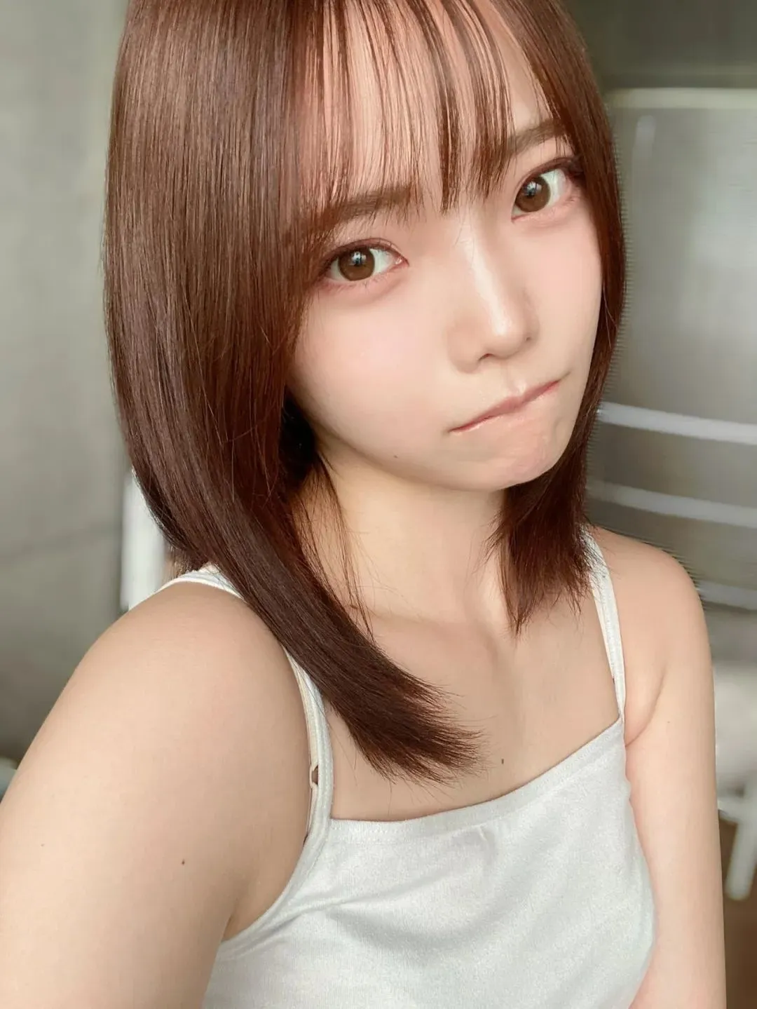 日本模特新谷姬加,白皙皮肤,甜美笑容,单身生活与猫作伴 | 黑料正能量