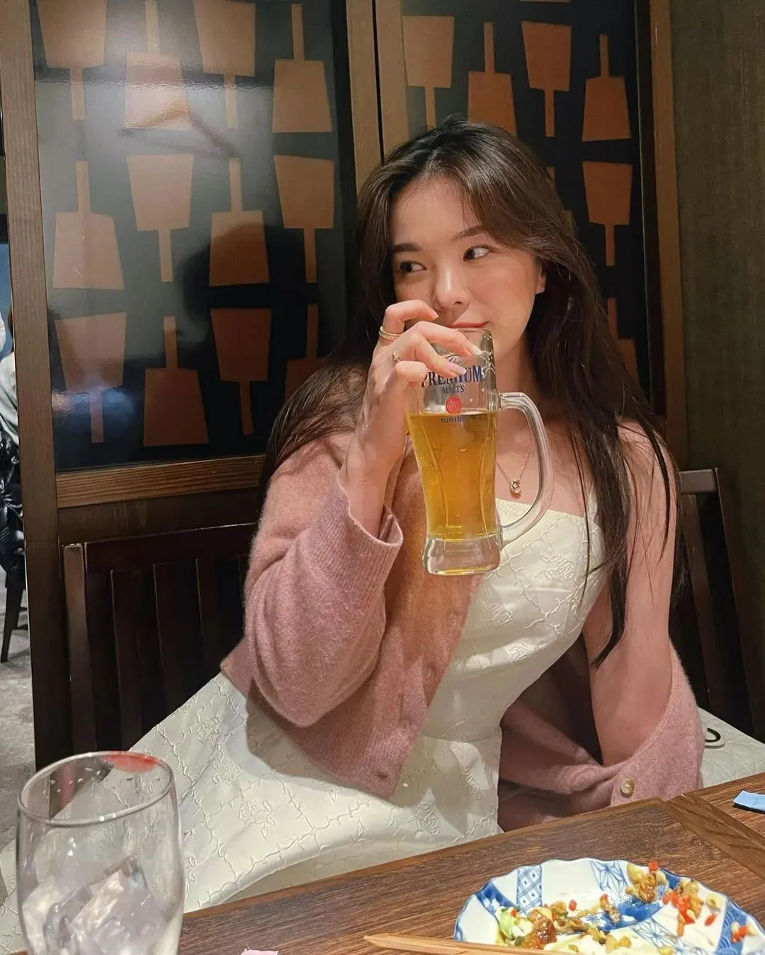 韩国百万粉丝网红荷娜:气质出众,饱满身材(附个人资料写真图片) | 黑料正能量