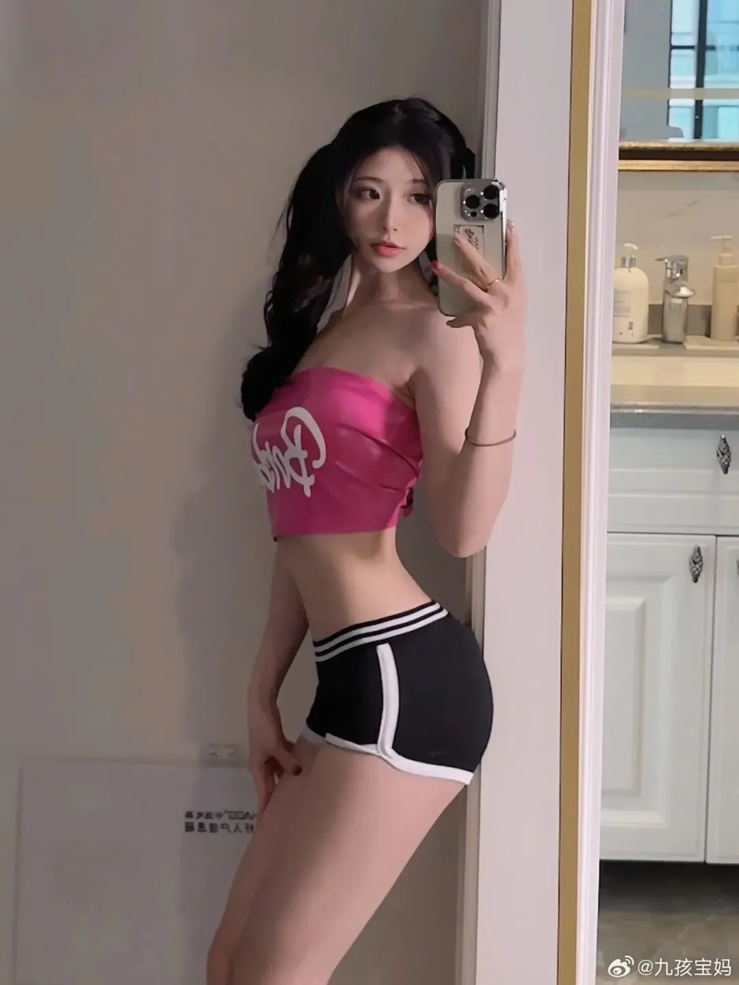 陈妮妮UNI的疯狂美照:马尾仙女的奇幻冒险 | 黑料正能量