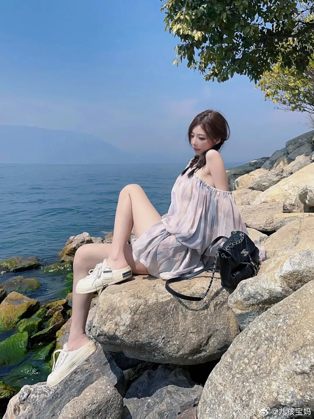 陈妮妮UNI的疯狂美照:马尾仙女的奇幻冒险 | 黑料正能量