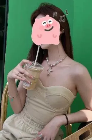 抖音有哪些穿的比较少的美女 穿着清凉的五大美女盘点 | 黑料正能量