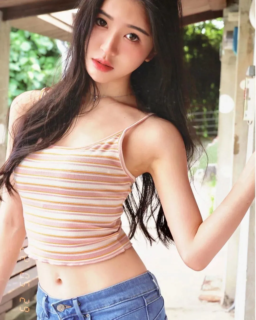 马来网红张安琪,白皙皮肤,饱满身材,才貌双全,火到中国 | 黑料正能量