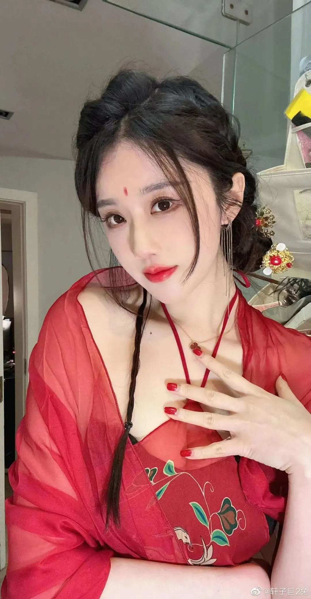 轩子巨二兔颜图社图片是什么?疑似轩子巨2兔视频流出 | 黑料正能量