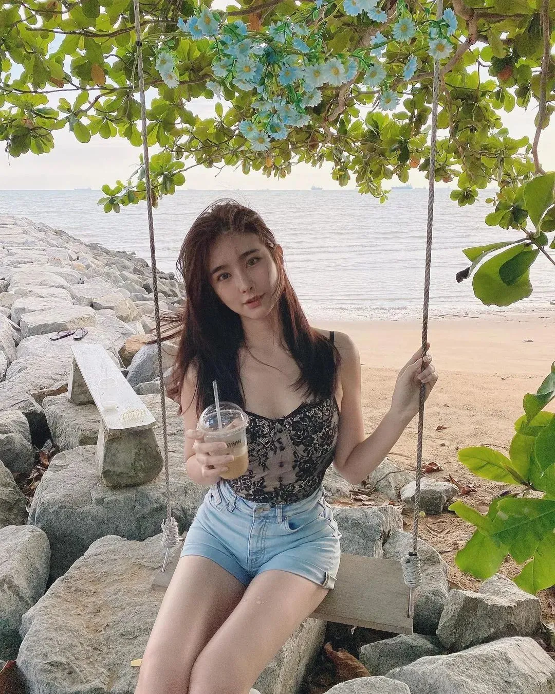 马来网红蔡昀希,纤细腰身,傲人曲线,才貌双全,热爱运动 | 黑料正能量