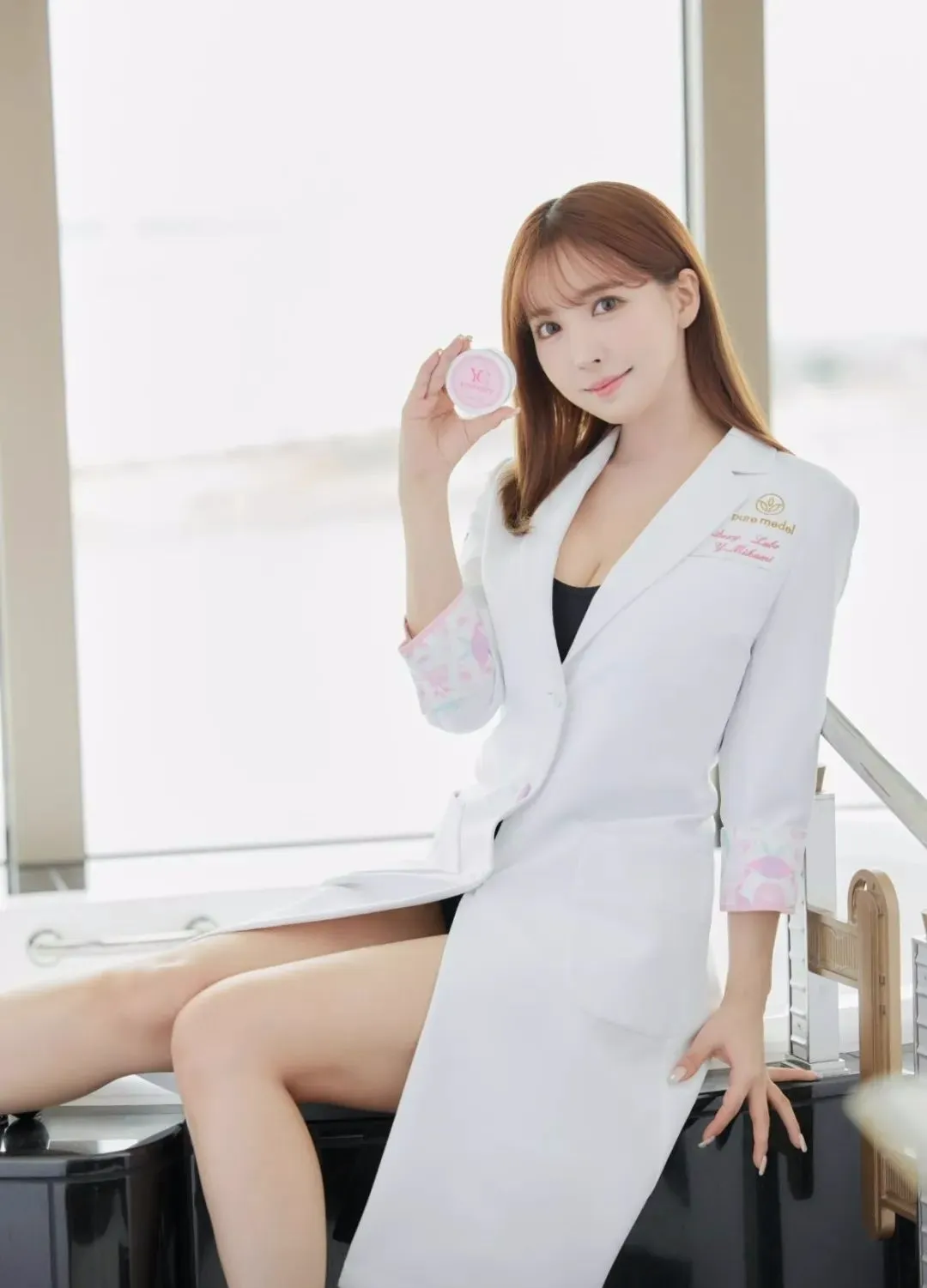 三上悠亚公布恋情?和奶油小生甜蜜共游环球影城 | 黑料正能量