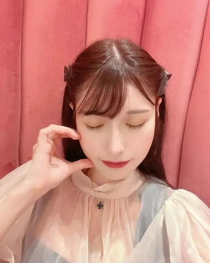 楠爱里纱——前写真女星寿爱里花,被誉为三上悠亚新一代接班人! | 黑料正能量