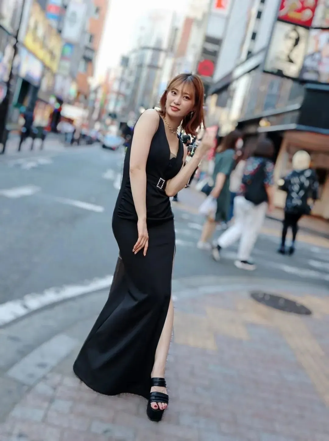 车牌番号小编作品:美谷朱里,因为热爱所以出道 | 黑料正能量