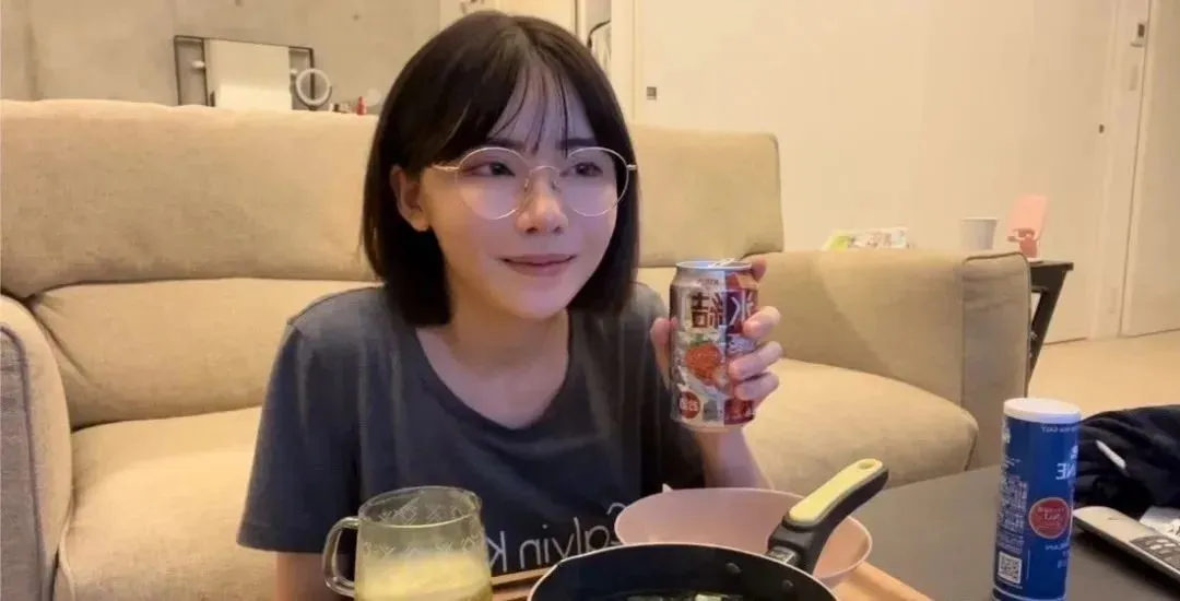 深田咏美(深田えいみ)小姐姐为何如此妩媚动人? | 黑料正能量