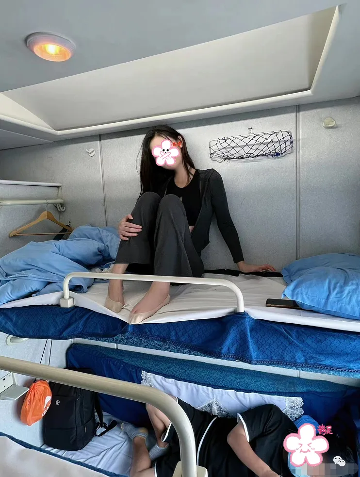 玩偶姐姐2023年最新作品,网红阿朱不雅视频疯传!网友:活菩萨!!! | 黑料正能量