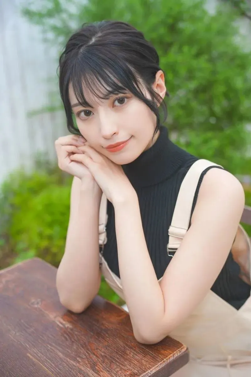 楠爱里纱——前写真女星寿爱里花,被誉为三上悠亚新一代接班人! | 黑料正能量