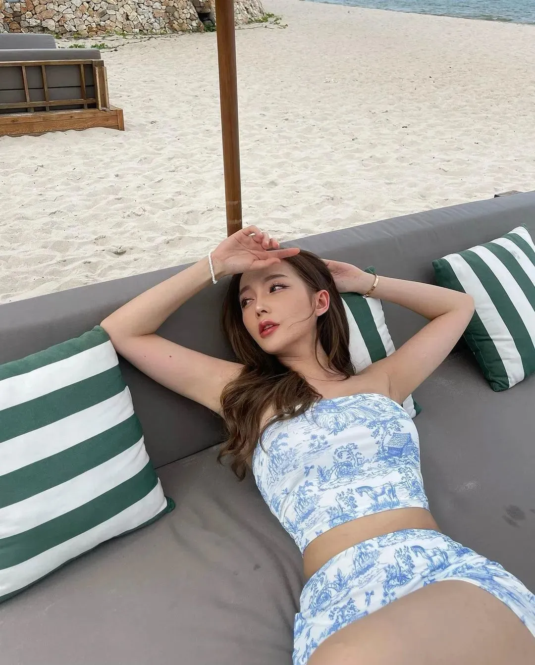 泰国网红rossarineye,风格大胆,大秀身材,完美曲线,惹人喜爱 | 黑料正能量