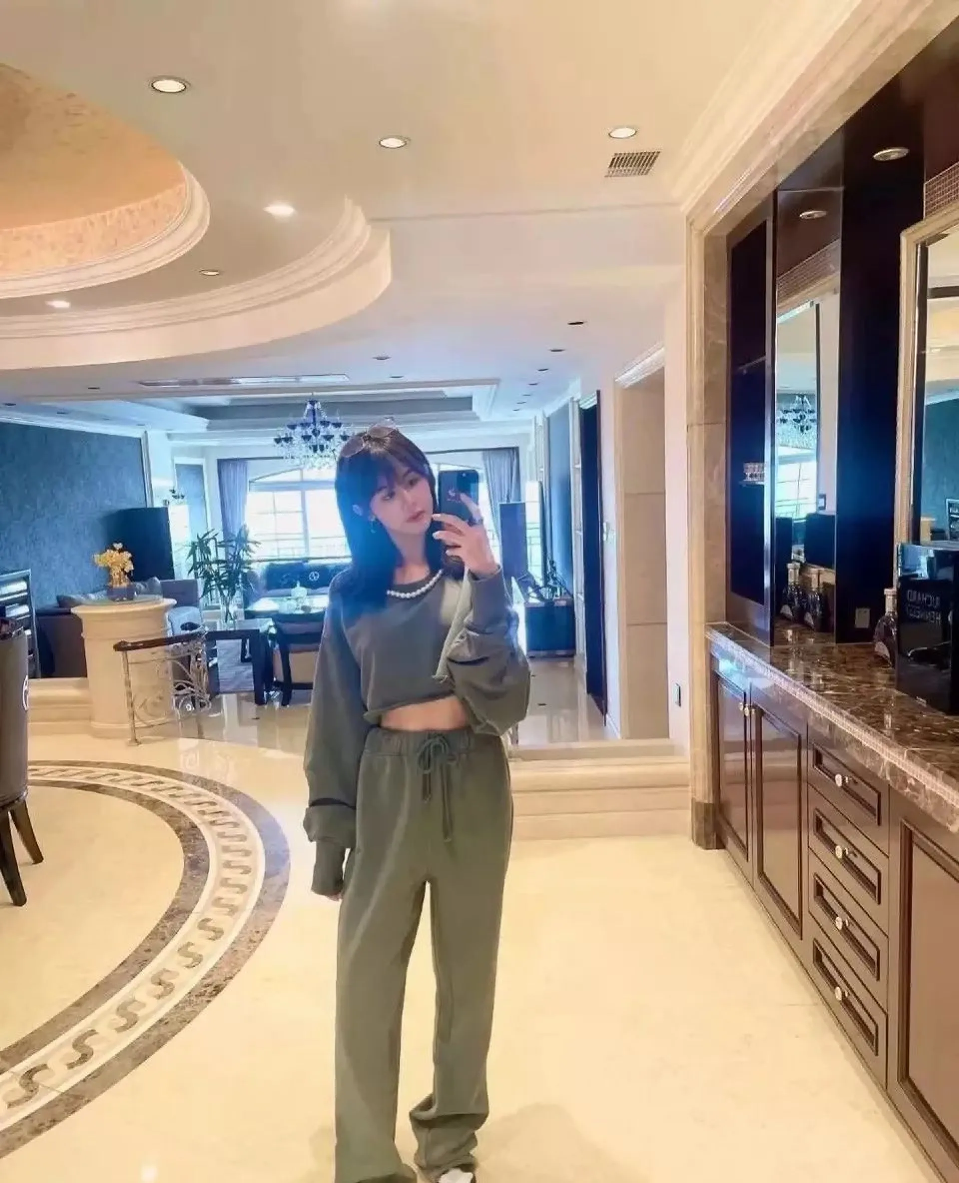 斗鱼网红蔡娜姐姐事故!电视反光洗澡全过程视频直播 | 黑料正能量