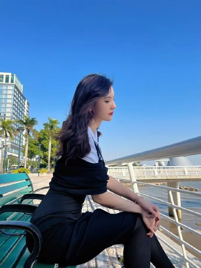 就是阿朱啊户外写真作品——少女和老人 摄影评测赏析 | 黑料正能量