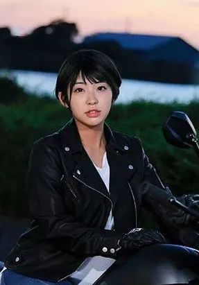 追风女骑士大爆发,黑皮辣妹天然大G摇曳起伏超辣眼—— 南条一香 | 黑料正能量