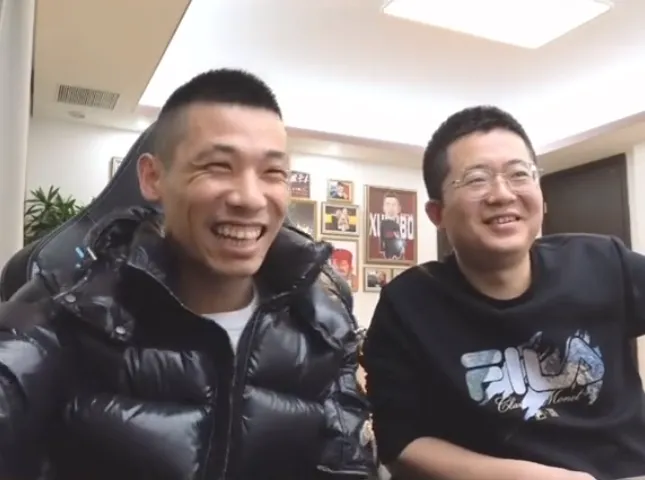 出镜女主播直播间,旭旭宝宝回应即将复播,网友:不直播为躲年度 | 黑料正能量