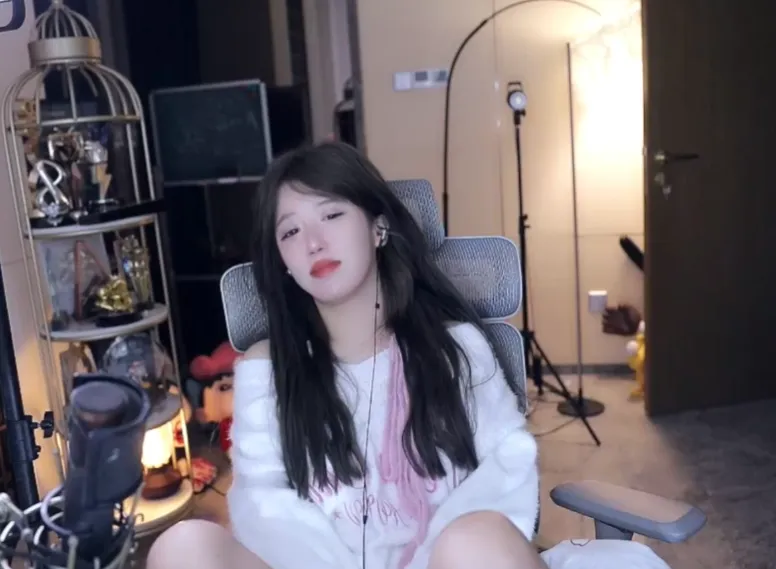 直播8年买套房不过分,呆妹儿全款拿下4层别墅,总价没超过千万 | 黑料正能量