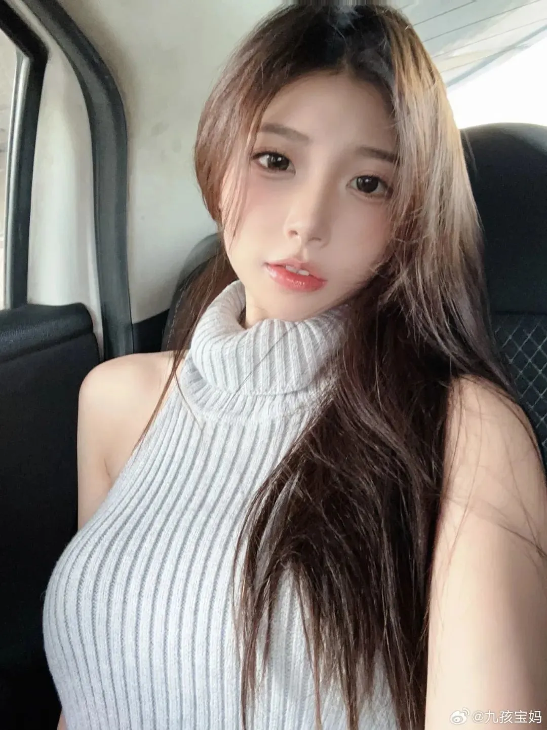 陈妮妮UNI的疯狂美照:马尾仙女的奇幻冒险 | 黑料正能量