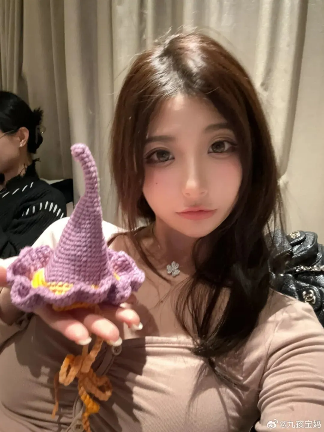 陈妮妮UNI的疯狂美照:马尾仙女的奇幻冒险 | 黑料正能量