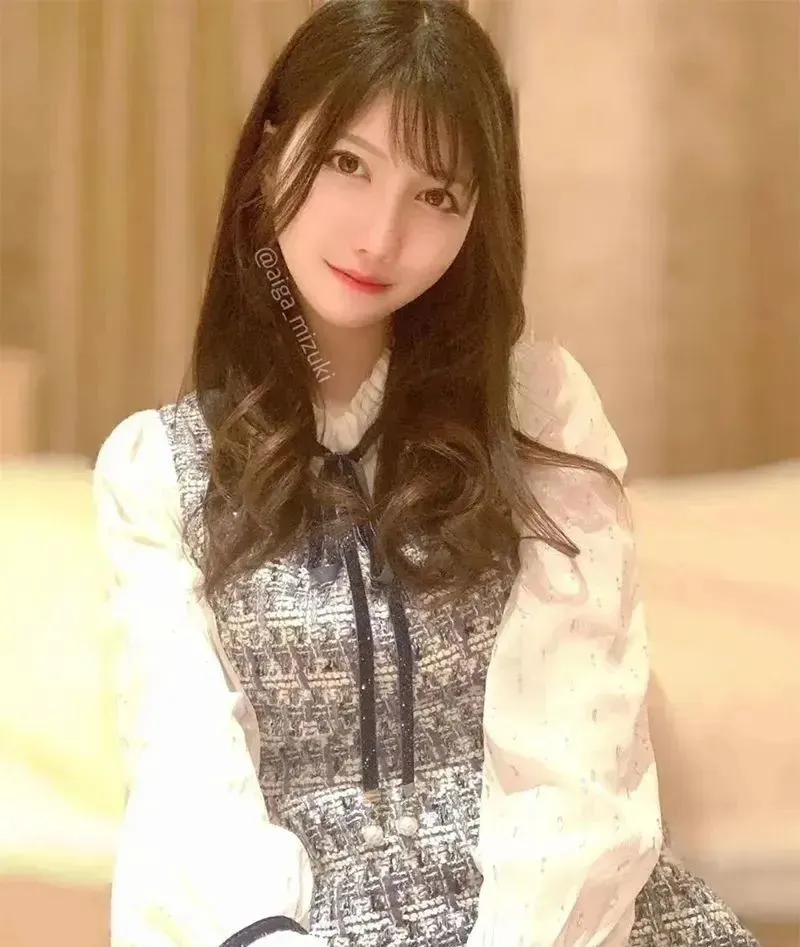 车牌番号小编作品:蓝芽水月,清纯课代表、最清纯的业界老师! | 黑料正能量